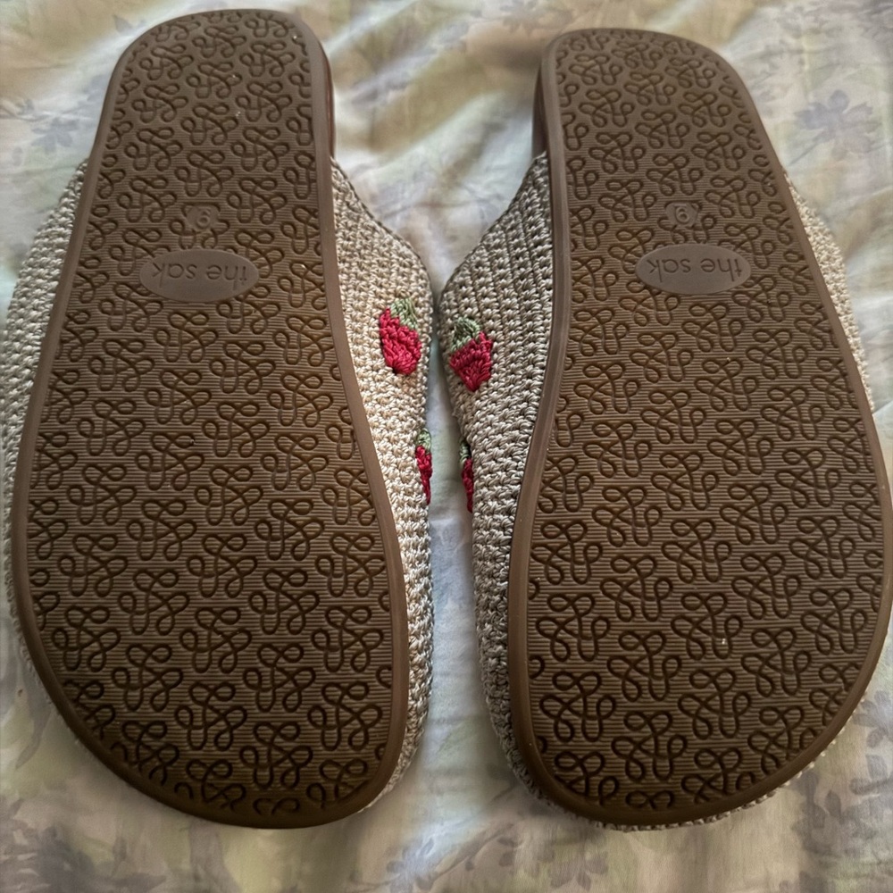 The Sak Strawberry Embroidered Women's Slip-On Shoes in Size 9 - Picture 10 of 16